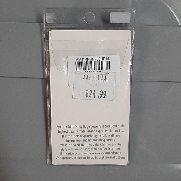 *Pierced* Nipple Jewellery - Picture 2 of 4